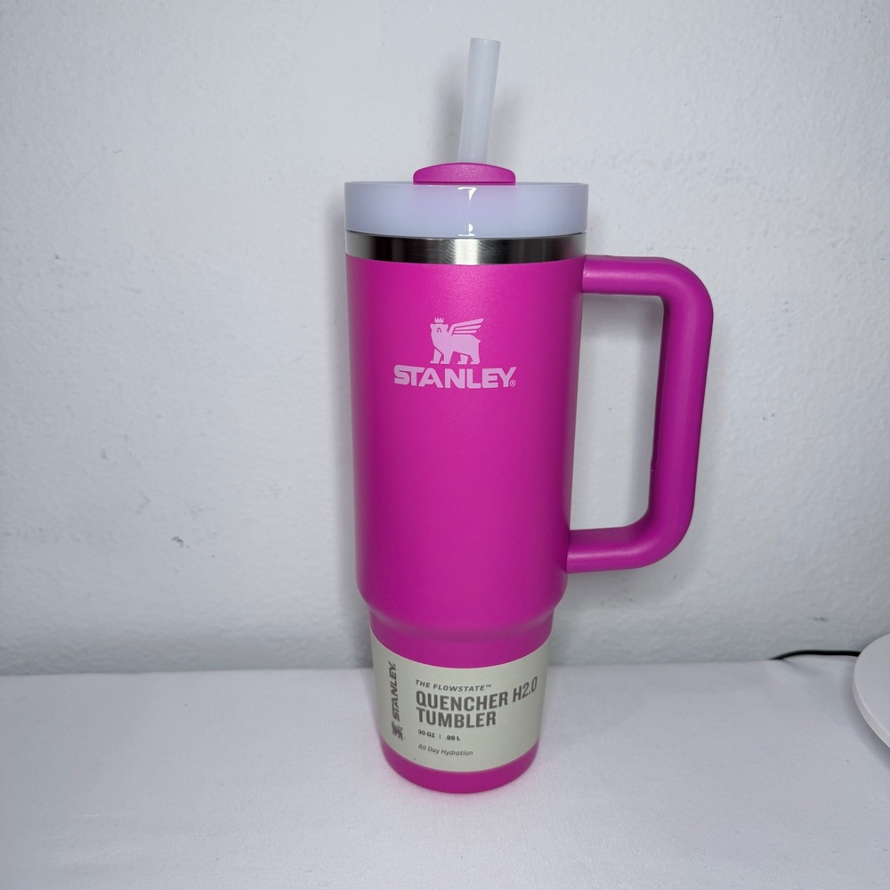 Stanley Quencher H2.0 FlowState 30oz Tumbler pink